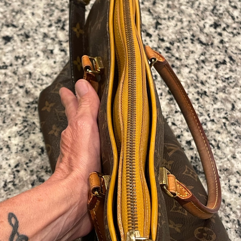 Louis Vuitton Monogram Shoulder Bag with Brown and Tan Accents - Picture 4 of 14